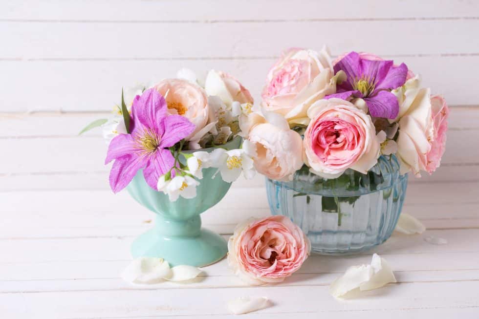 A Guide to Sending Flowers for Mother’s Day and Graduation Linda's