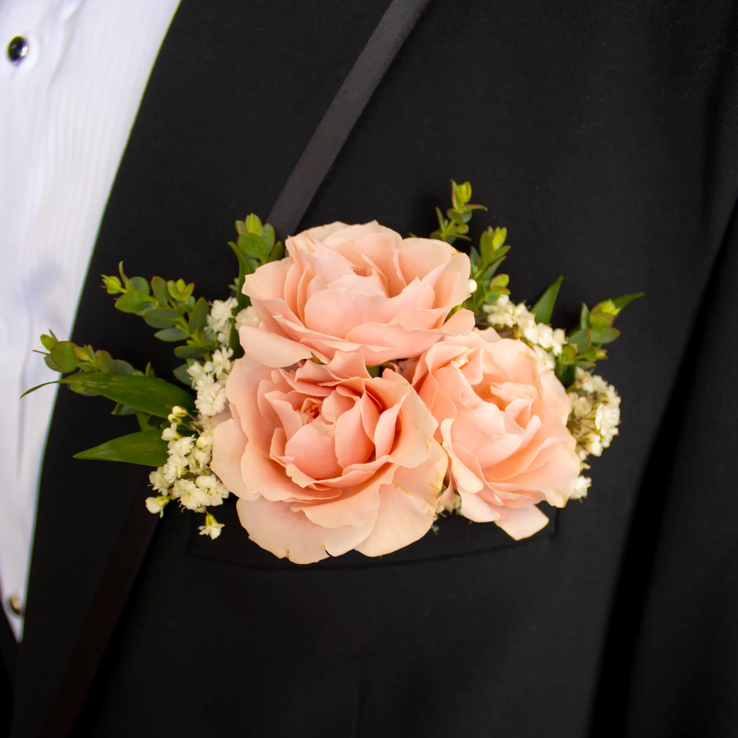 3 Sweetheart Rose Pocket Boutonniere